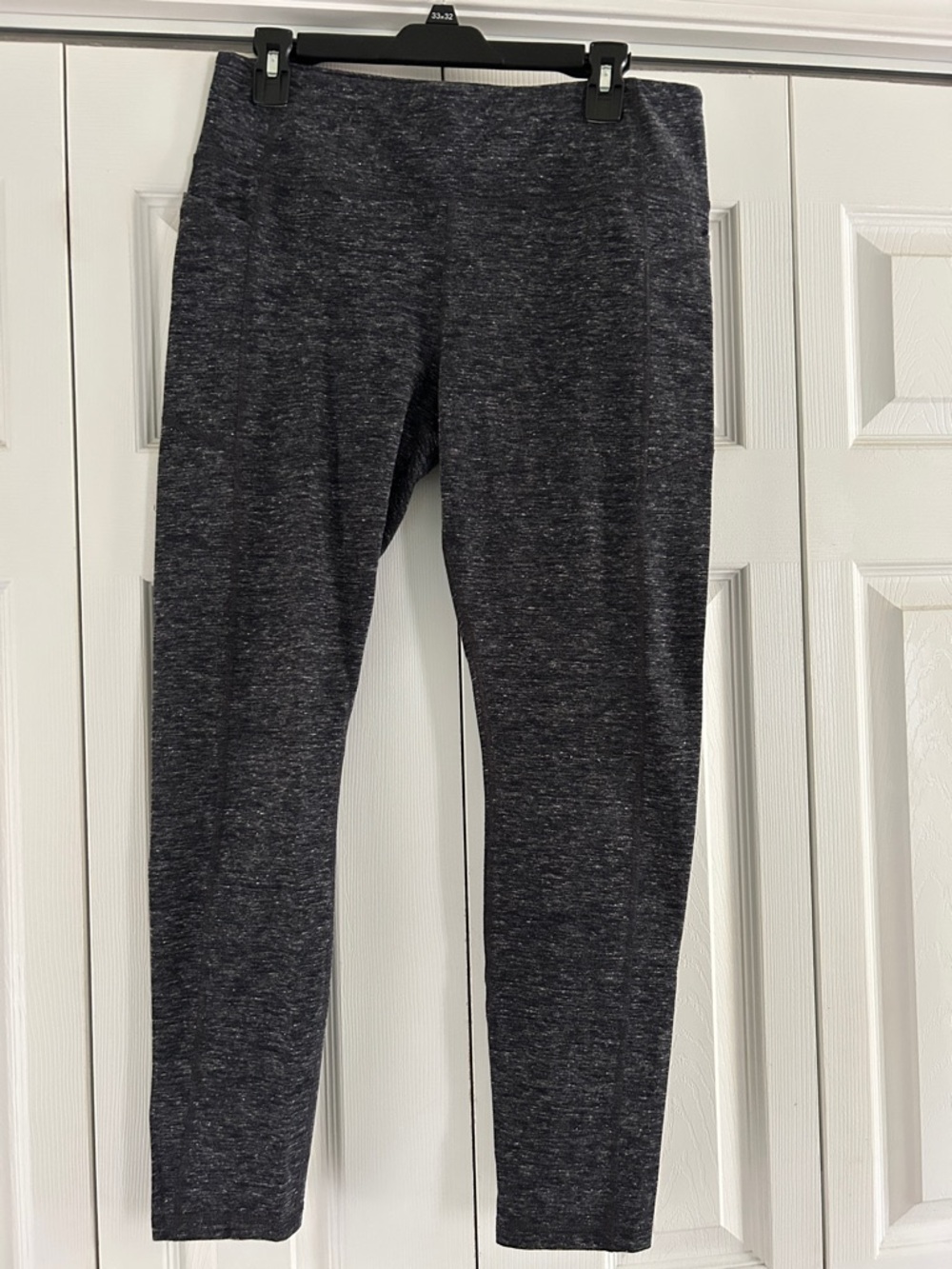 Women’s Heathered Charcoal Stretch Leggings with side pockets